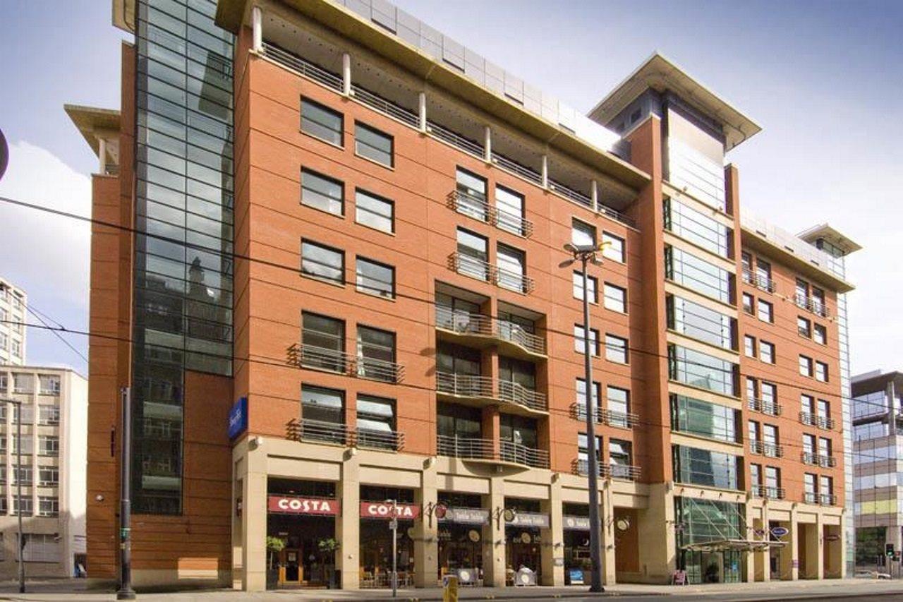 Premier Inn Manchester Central Екстериор снимка