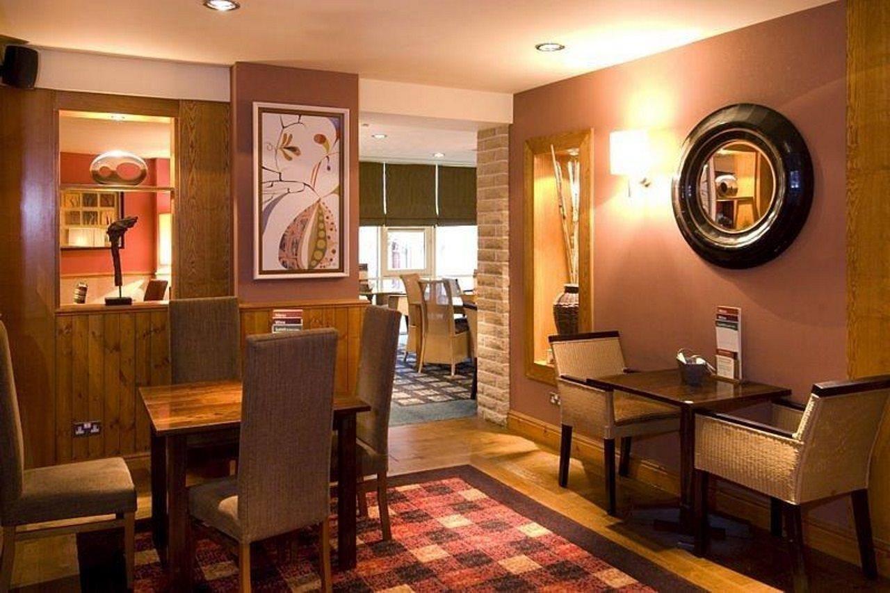 Premier Inn Manchester Central Екстериор снимка