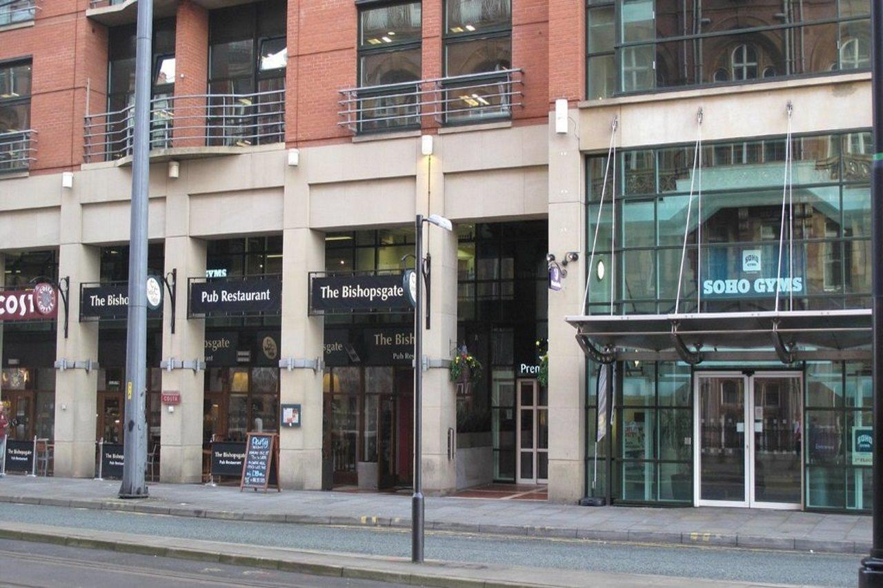 Premier Inn Manchester Central Екстериор снимка